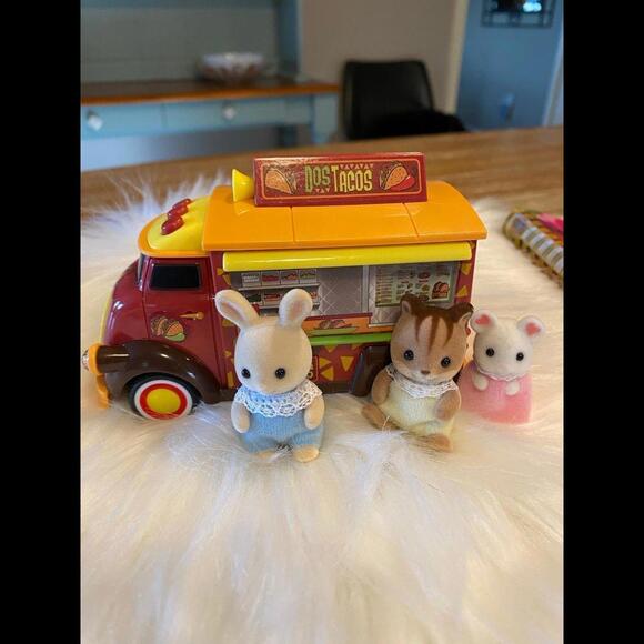 Interactive Mini Vehicle Food Trucks!!New!! Dolls not included - Picture 8 of 9